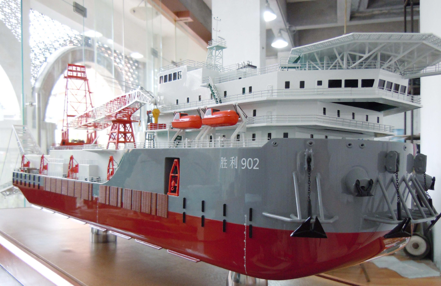 海洋工程船“勝利902”模型.jpg